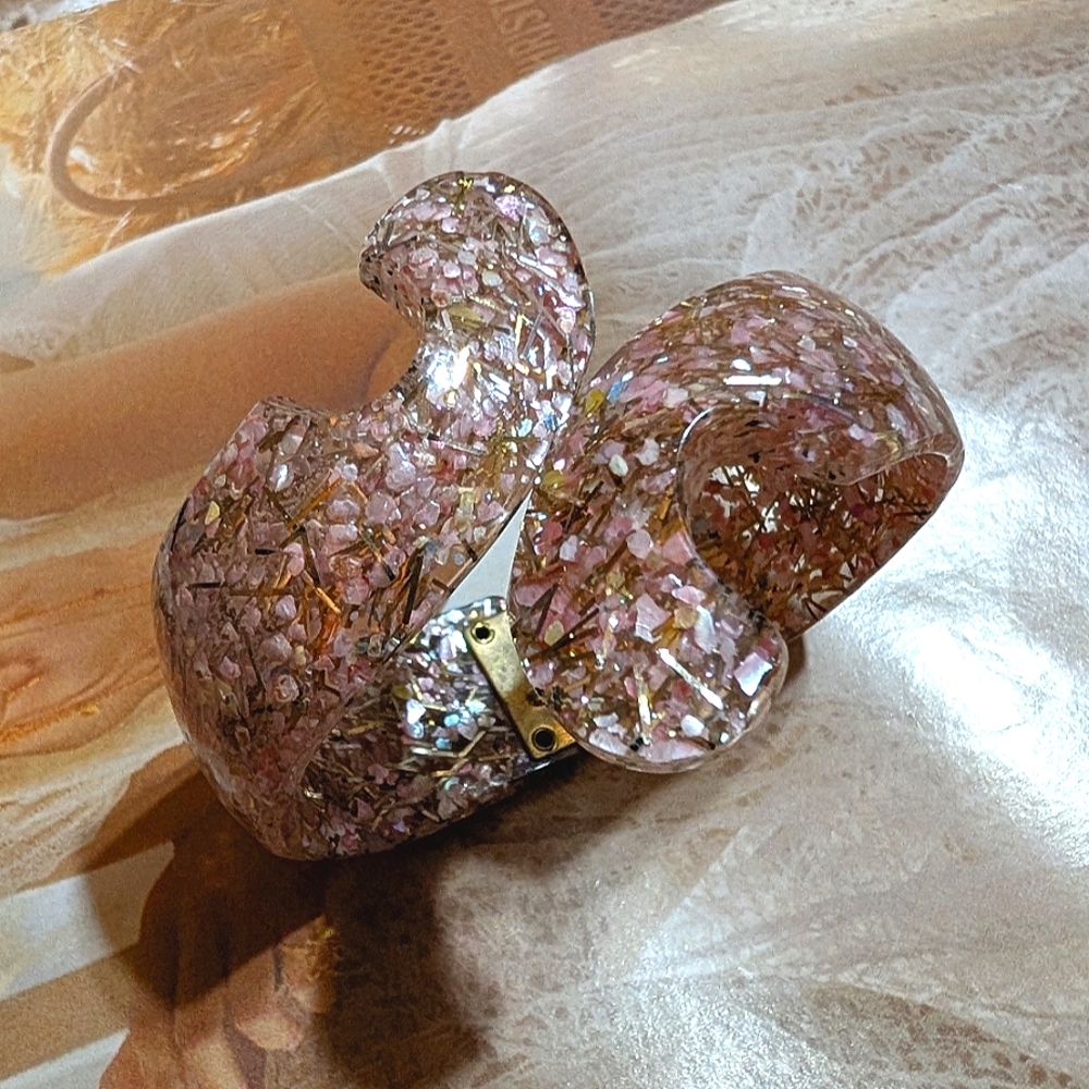 Vintage PINK Confetti Lucite Clamper Bangle Bracelet 1960s MOD ✌️ - Picture 5 of 6
